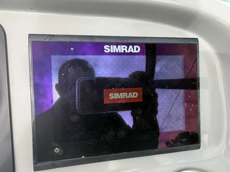 Slide: The Image of Robalo R207 Dual Console 2019 - 5