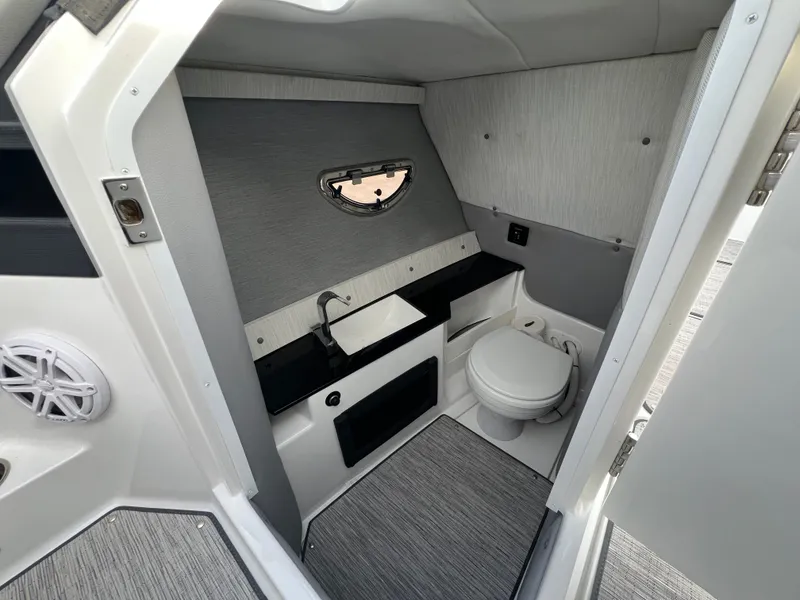 Slide: The Image of Cobalt R8 Surf 2023 - 19