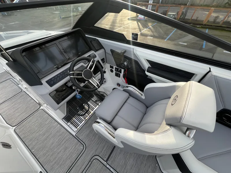 Slide: The Image of Cobalt R8 Surf 2023 - 20