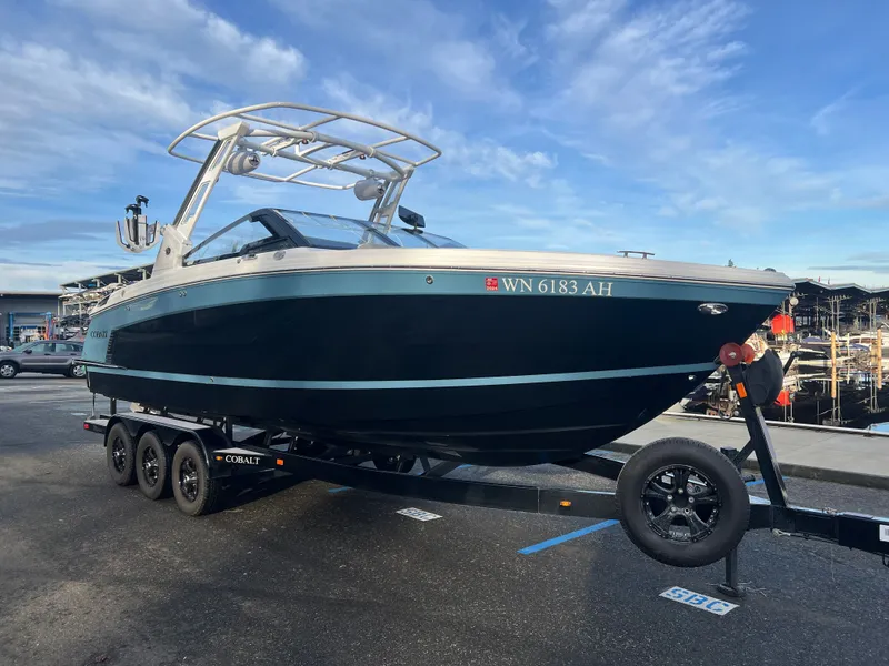 Slide: The Image of Cobalt R8 Surf 2023 - 3