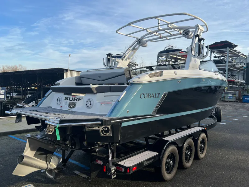 Slide: The Image of Cobalt R8 Surf 2023 - 9