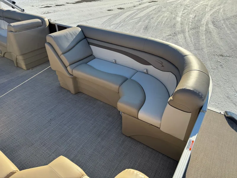 Slide: The Image of Bennington 21SLX 2018 - 12