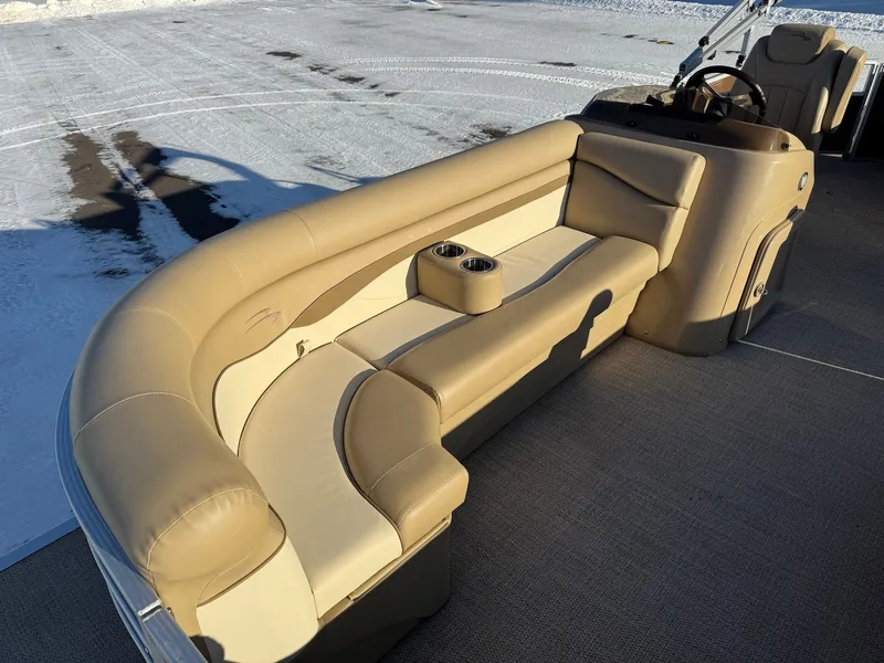 Slide: The Image of Bennington 21SLX 2018 - 13