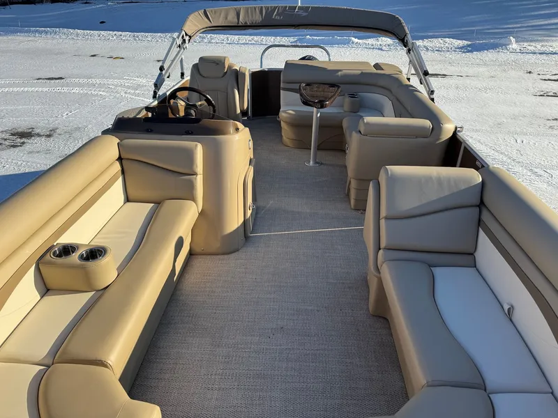 Slide: The Image of Bennington 21SLX 2018 - 14