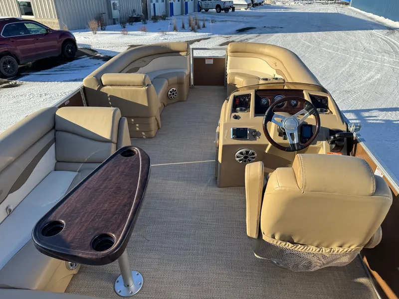 Slide: The Image of Bennington 21SLX 2018 - 23