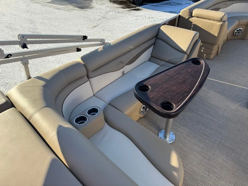 Slide: The Image of Bennington 21SLX 2018 - 24