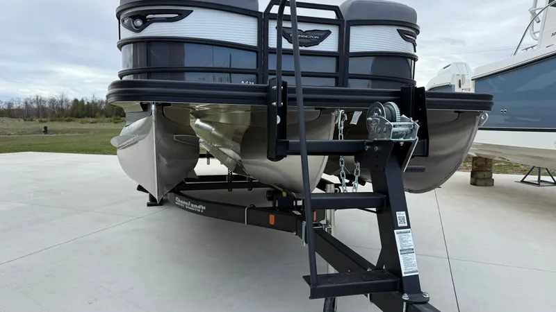 Slide: The Image of Bennington 22MOFB-SPS (TC) 2026 pontoon boat on trailer. - 19