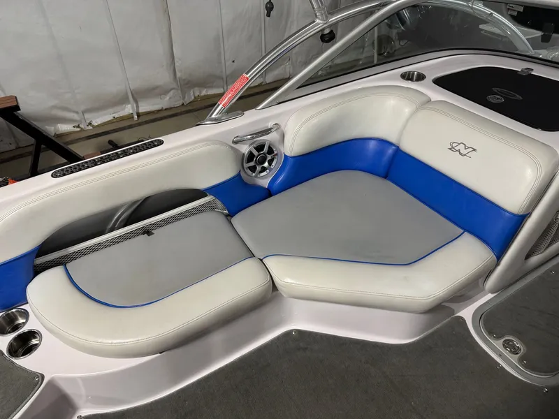 Slide: The Image of Nautique SV211 2006 - 11