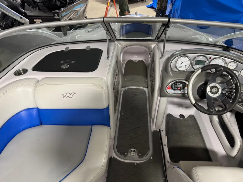 Slide: The Image of Nautique SV211 2006 - 12