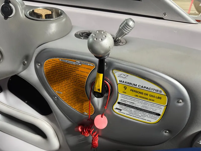 Slide: The Image of Nautique SV211 2006 - 15