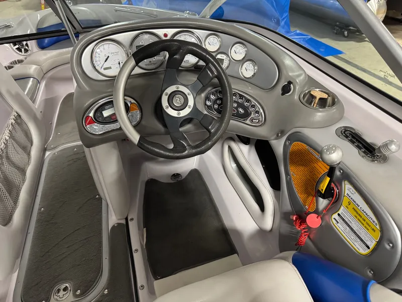 Slide: The Image of Nautique SV211 2006 - 16