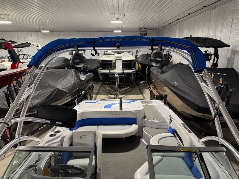 Slide: The Image of Nautique SV211 2006 - 21