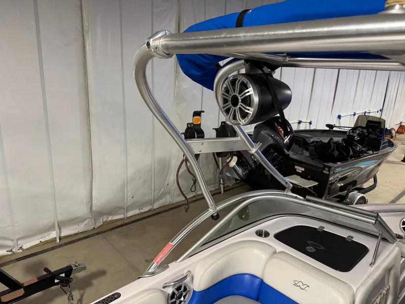 Slide: The Image of Nautique SV211 2006 - 23