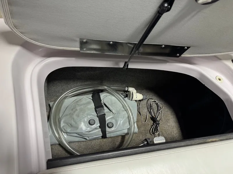 Slide: The Image of Nautique SV211 2006 - 24