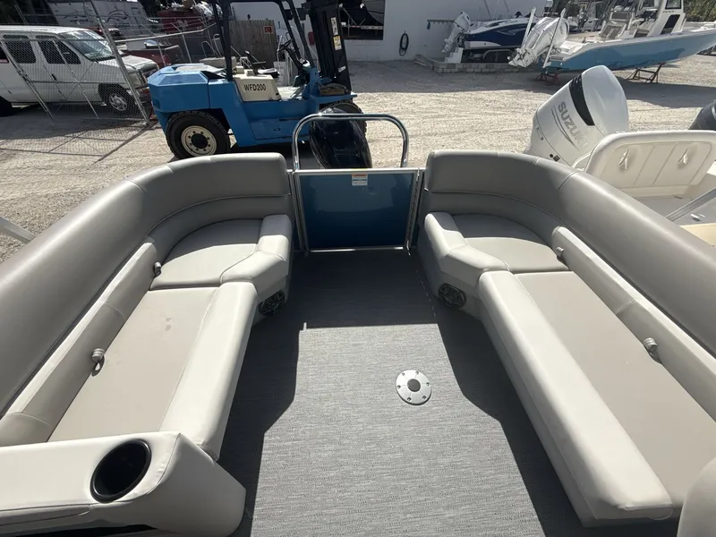 Slide: The Image of Sweetwater 2286 SBX 2026 - 15