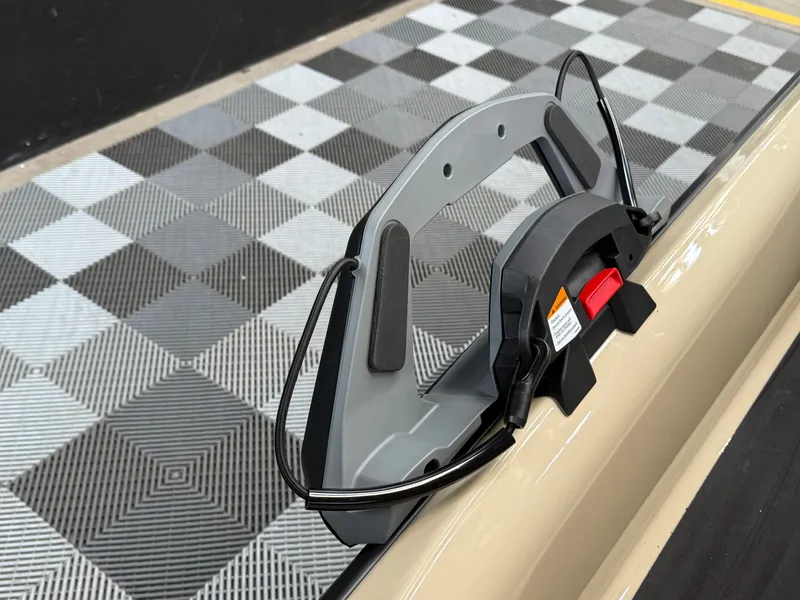 Slide: The Image of Sea-Doo Wake 170 BRP Premium Audio, iDF, iBR 2026 - 10