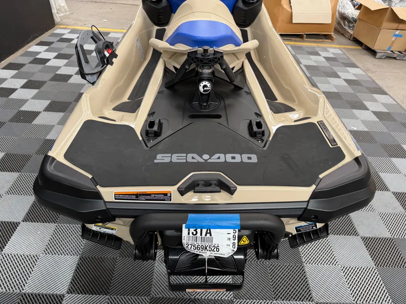 Slide: The Image of Sea-Doo Wake 170 BRP Premium Audio, iDF, iBR 2026 - 4