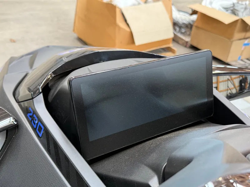 Slide: The Image of Sea-Doo Wake 170 BRP Premium Audio, iDF, iBR 2026 - 9