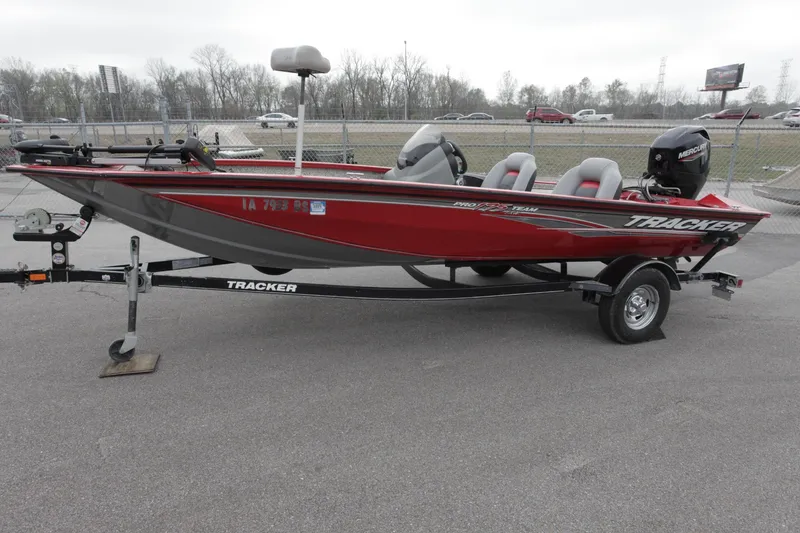 The Image of Tracker Pro Team 175 TXW 2016 - 1