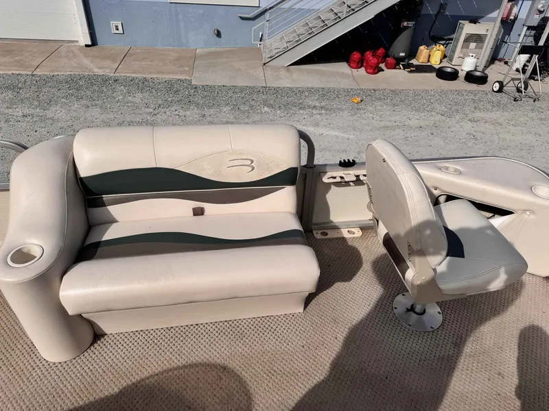 Slide: The Image of Bennington 2004 Bennington 207 FS 2004 - 6