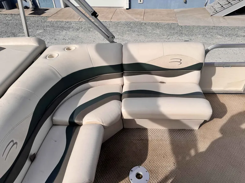 Slide: The Image of Bennington 2004 Bennington 207 FS 2004 - 9