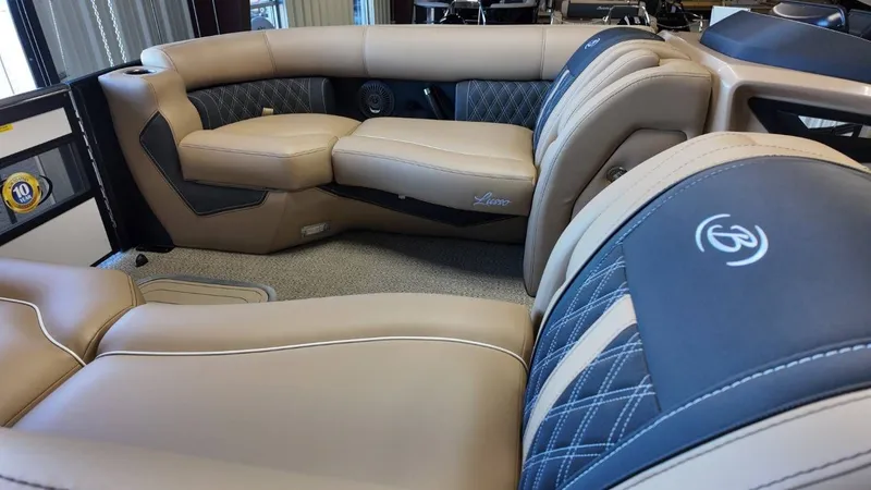 Slide: The Image of Barletta Lusso 23U 2026 - 10