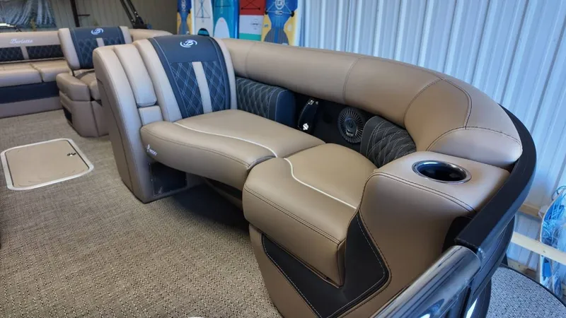 Slide: The Image of Barletta Lusso 23U 2026 - 13