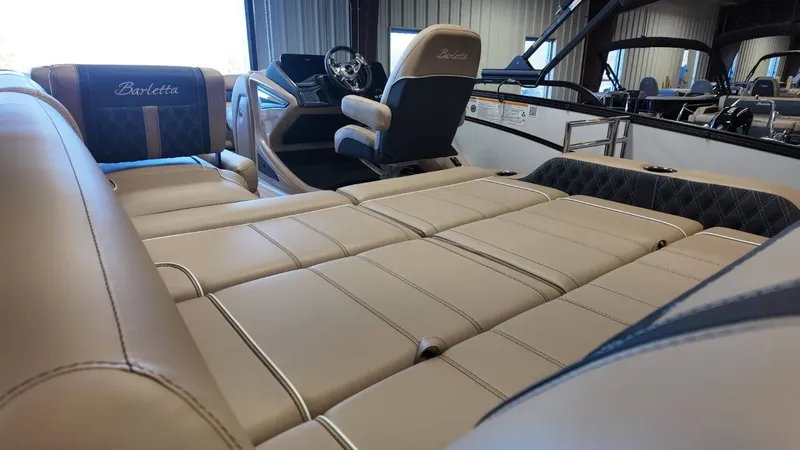 Slide: The Image of Barletta Lusso 23U 2026 - 31