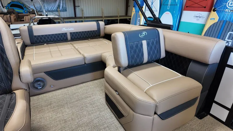 Slide: The Image of Barletta Lusso 23U 2026 - 32