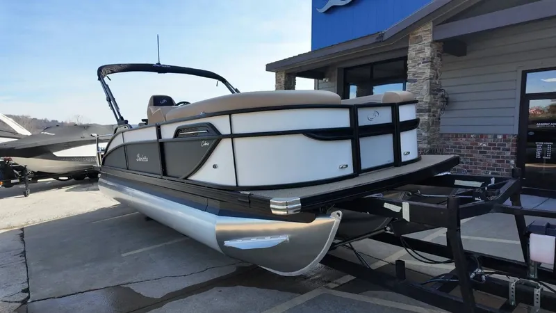 Slide: The Image of Barletta Cabrio 22U 2026 - 19