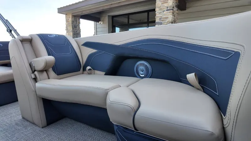 Slide: The Image of Barletta Cabrio 22U 2026 - 20