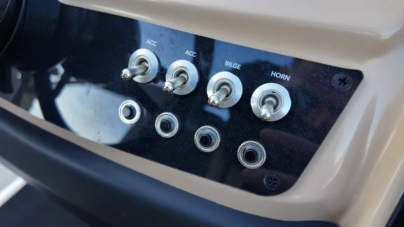 Slide: The Image of Barletta Cabrio 22U 2026 - 28