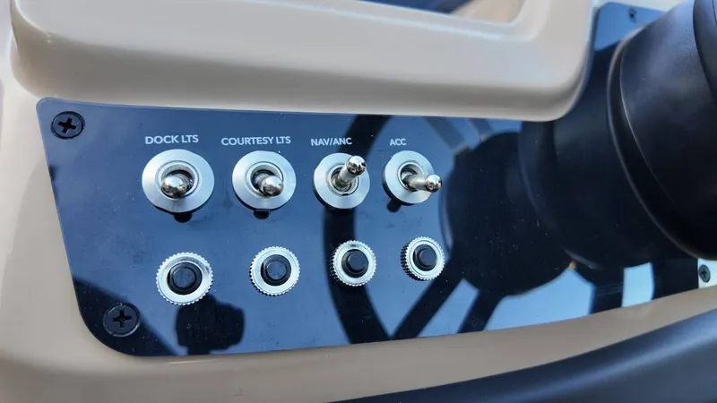 Slide: The Image of Barletta Cabrio 22U 2026 - 30