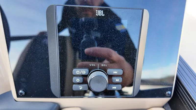 Slide: The Image of Barletta Cabrio 22U 2026 - 33