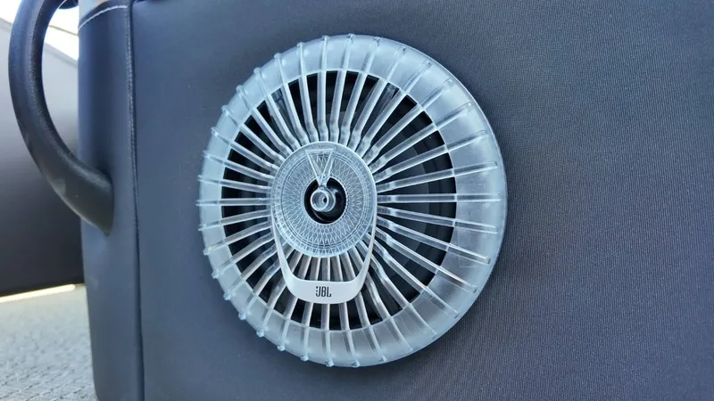 Slide: The Image of Barletta Cabrio 22U 2026 - 42