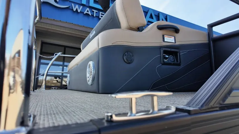 Slide: The Image of Barletta Cabrio 22U 2026 - 55