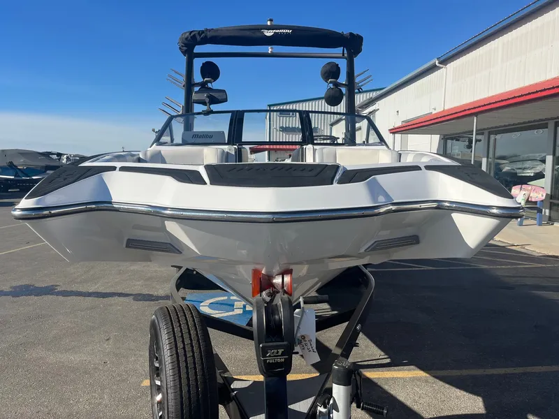 Slide: The Image of Malibu Wakesetter 23 MXZ 2020 - 10