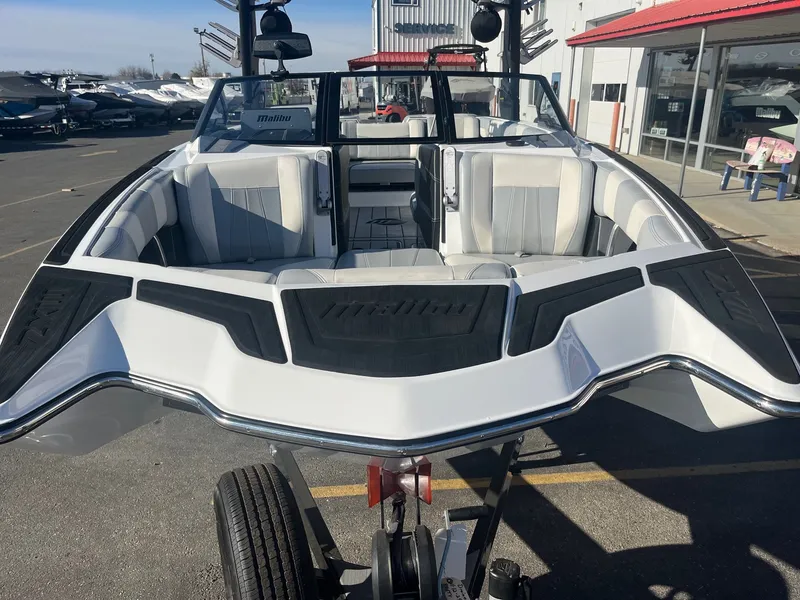 Slide: The Image of Malibu Wakesetter 23 MXZ 2020 - 12