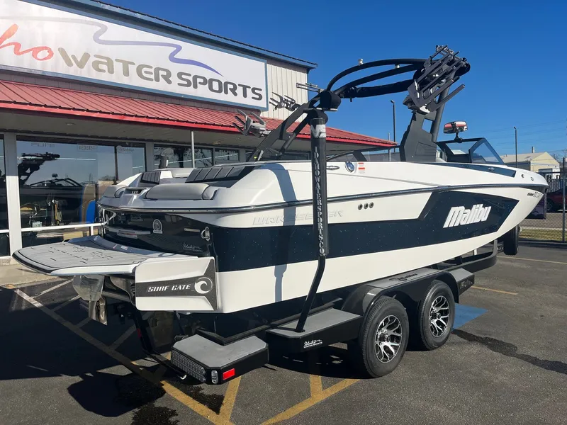 Slide: The Image of Malibu Wakesetter 23 MXZ 2020 - 3