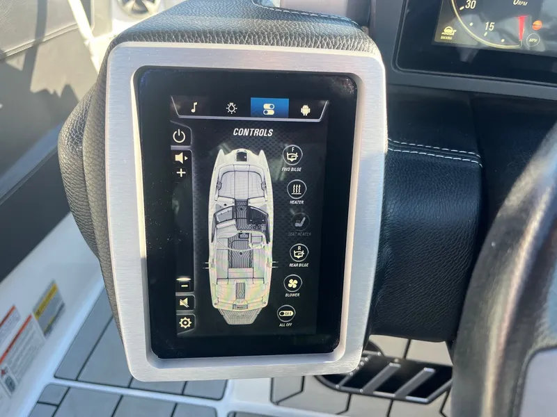 Slide: The Image of Malibu Wakesetter 23 MXZ 2020 - 32