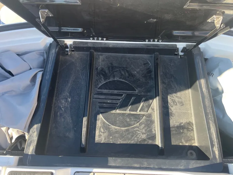 Slide: The Image of Malibu Wakesetter 23 MXZ 2020 - 37