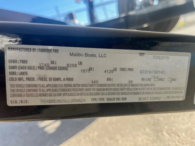 Slide: The Image of Malibu Wakesetter 23 MXZ 2020 - 42