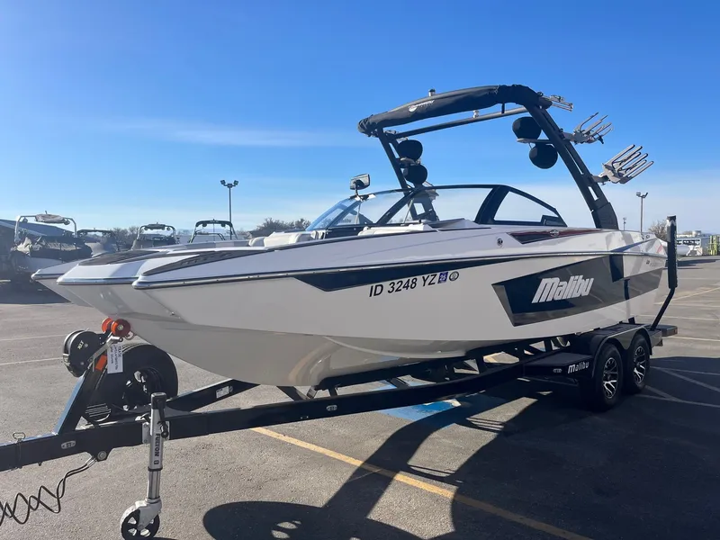 Slide: The Image of Malibu Wakesetter 23 MXZ 2020 - 9