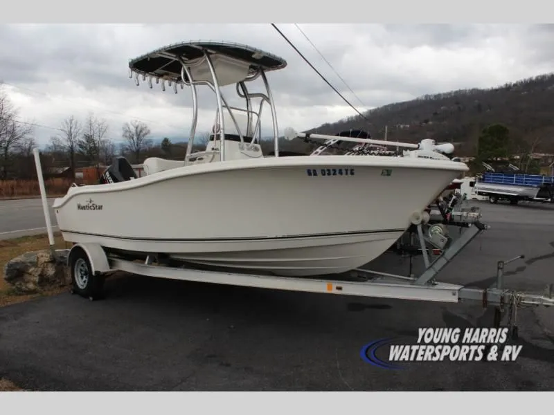 The Image of NauticStar 1900XS Offshore 2013 - 1