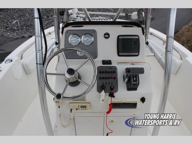 Slide: The Image of NauticStar 1900XS Offshore 2013 - 8