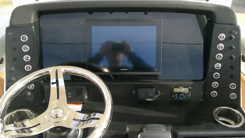 Slide: The Image of Robalo 246 Cayman 2026 - 11