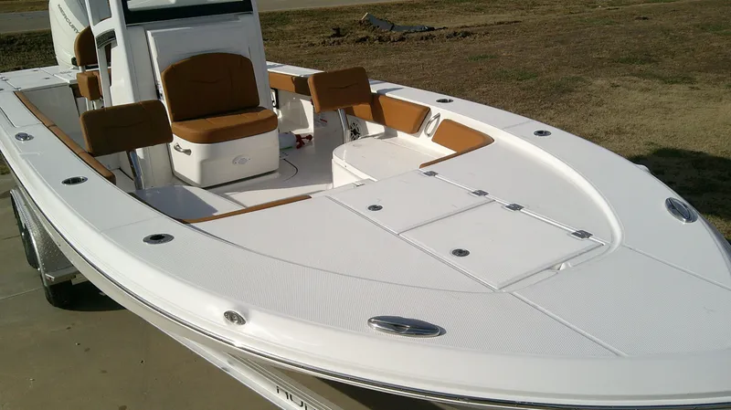 Slide: The Image of Robalo 246 Cayman 2026 - 4