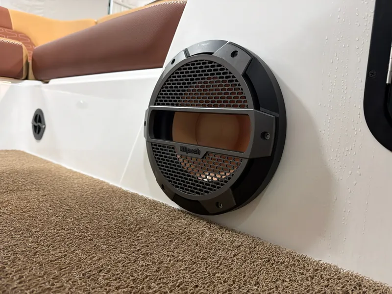 Slide: The Image of MasterCraft X24 2020 - 11