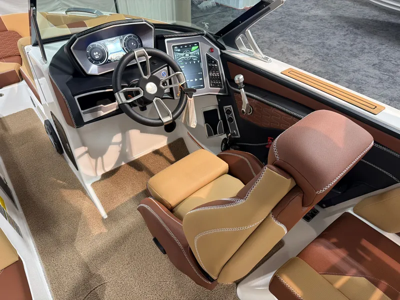 Slide: The Image of MasterCraft X24 2020 - 17