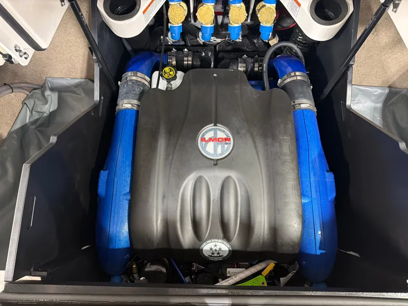 Slide: The Image of MasterCraft X24 2020 - 23